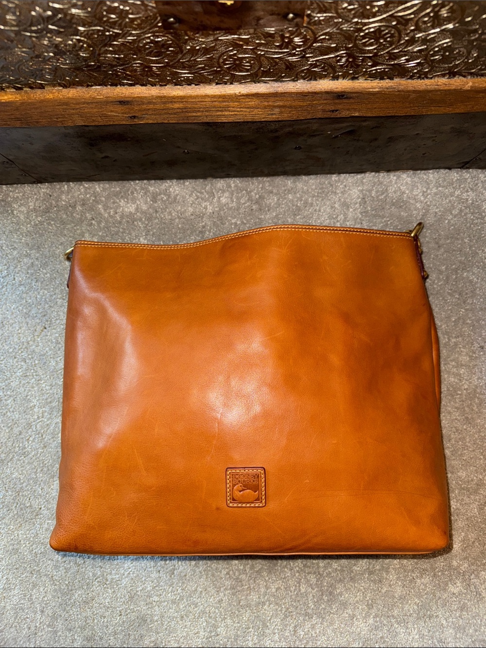Dooney & Bourke Florentine Extra Large Courtney Sac in Natural - Picture 6 of 15